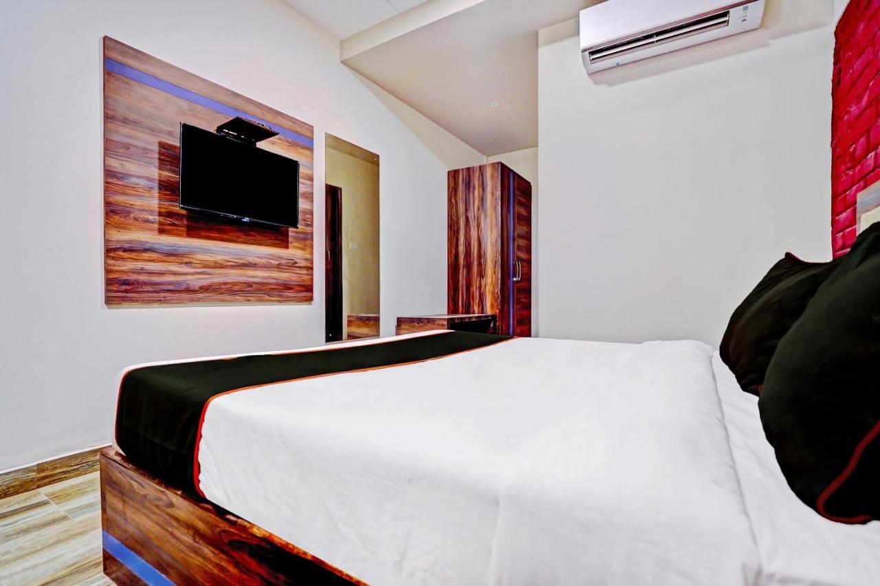 Hotel Super Collection O Kalinga Bapuji Nagar Bhubaneswar Esterno foto