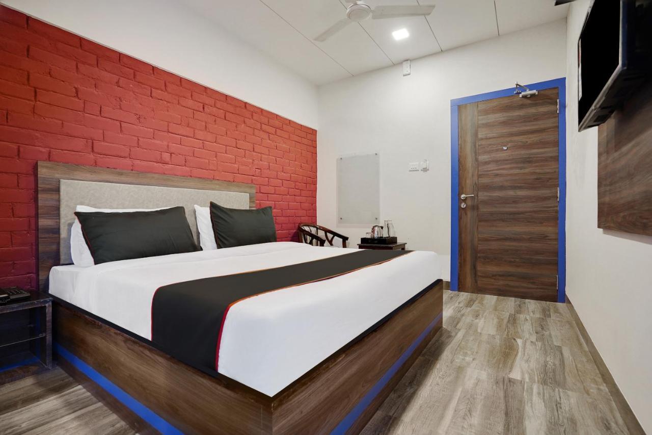 Hotel Super Collection O Kalinga Bapuji Nagar Bhubaneswar Esterno foto