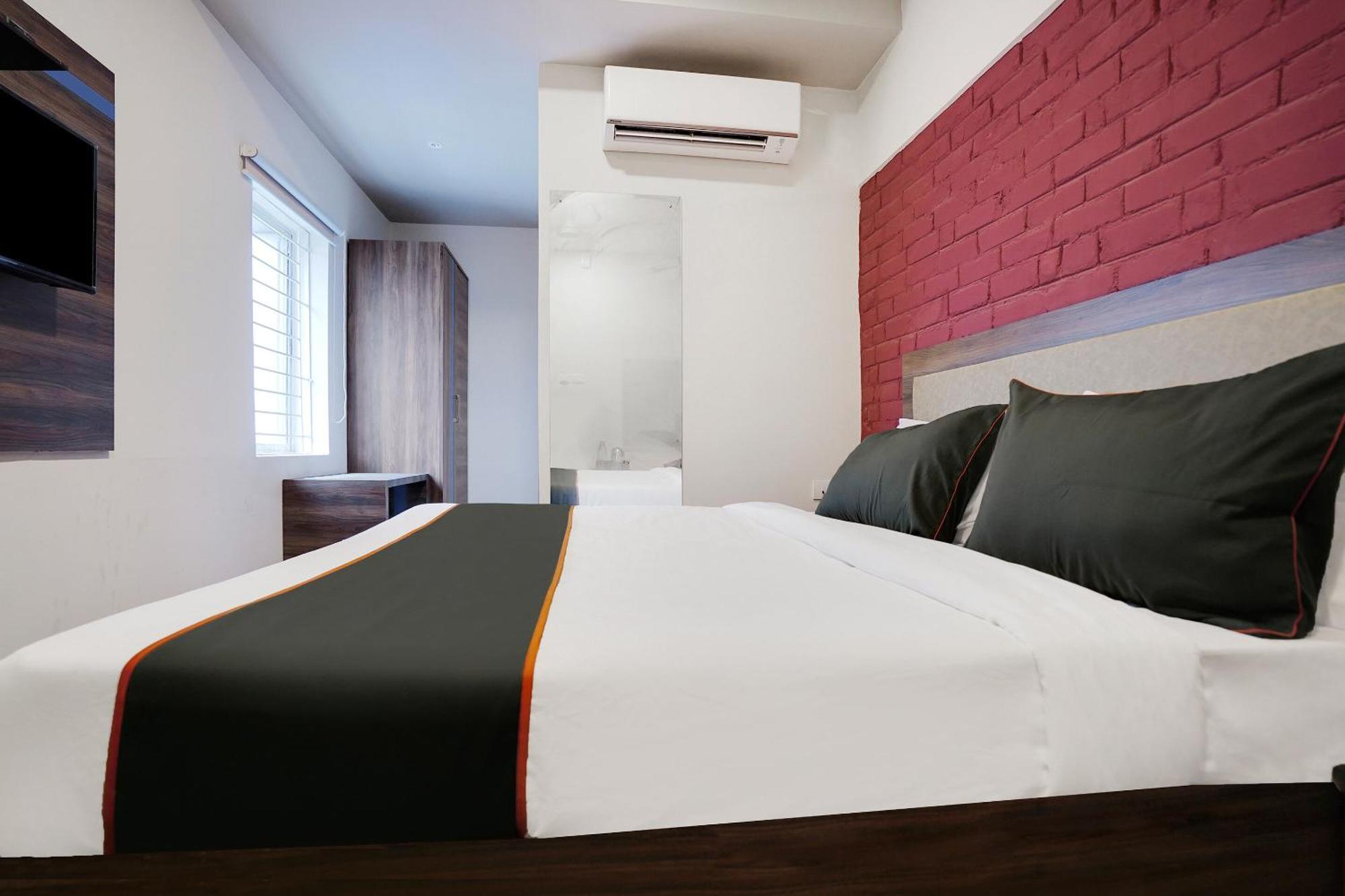 Hotel Super Collection O Kalinga Bapuji Nagar Bhubaneswar Esterno foto
