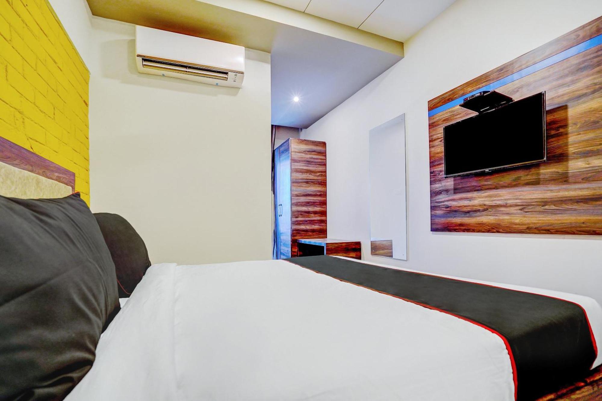 Hotel Super Collection O Kalinga Bapuji Nagar Bhubaneswar Esterno foto